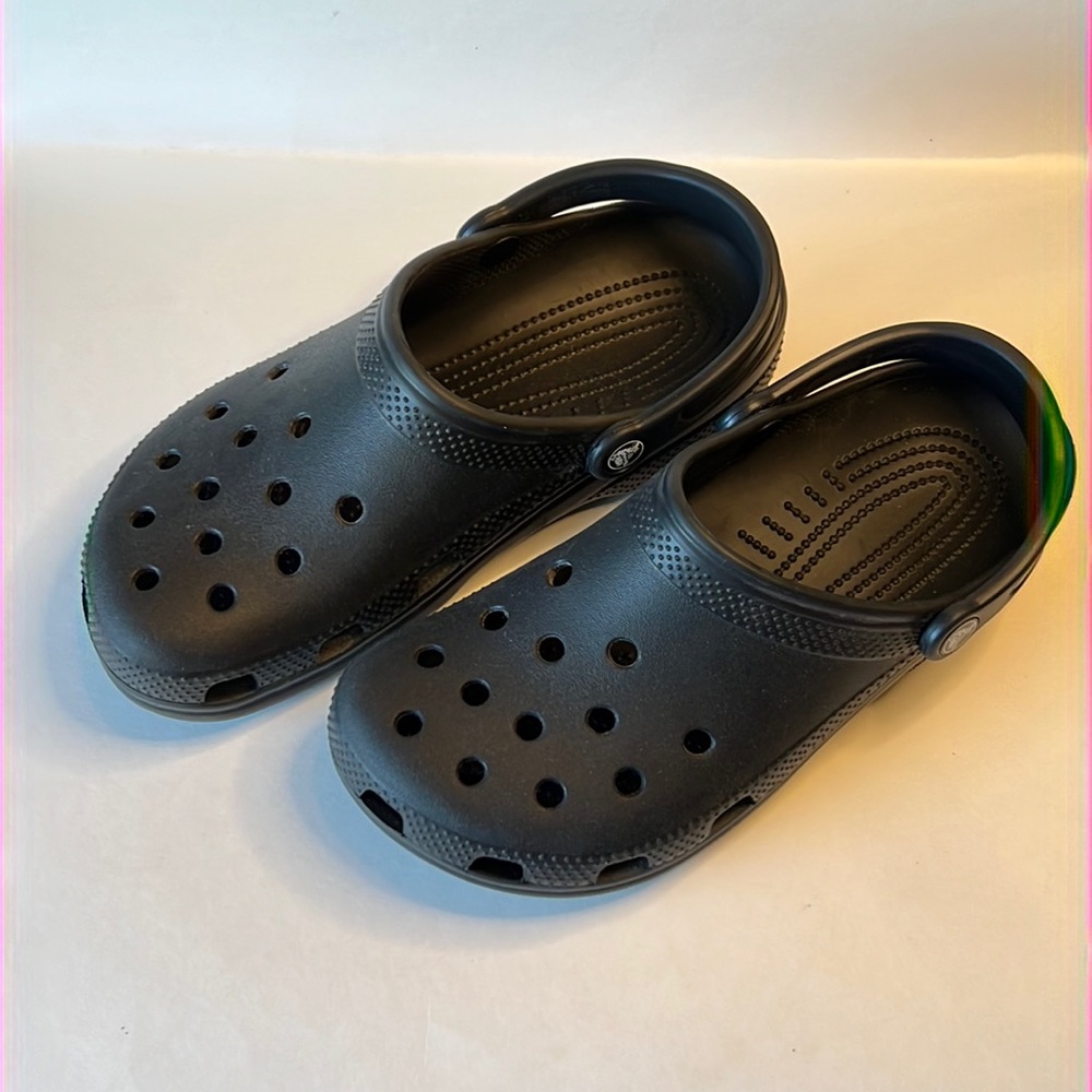 Crocs black 7 men / 9 woman